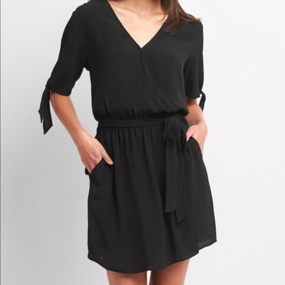 GAP Dresses & Skirts - NWT Gap Tie Sleeve Wrap Dress